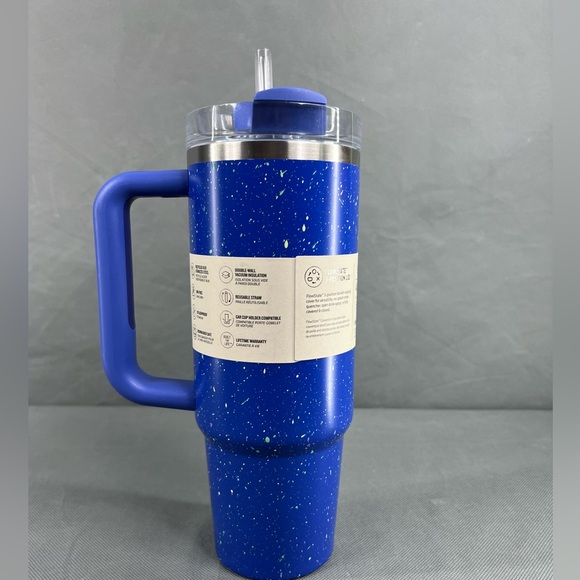 NWT Stanley The Flowstate Quencher H2.O Tumbler - 30 oz., Vacuum Insulated - Picture 2 of 4